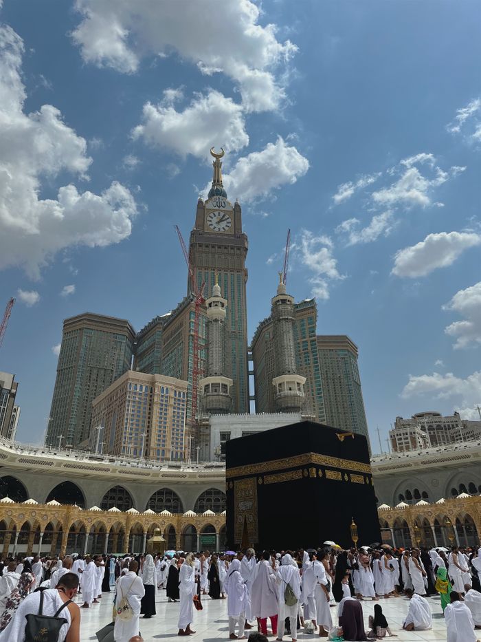 Services Crowds gather at Kaaba under the Abraj Al Bait Tower in Mecca.